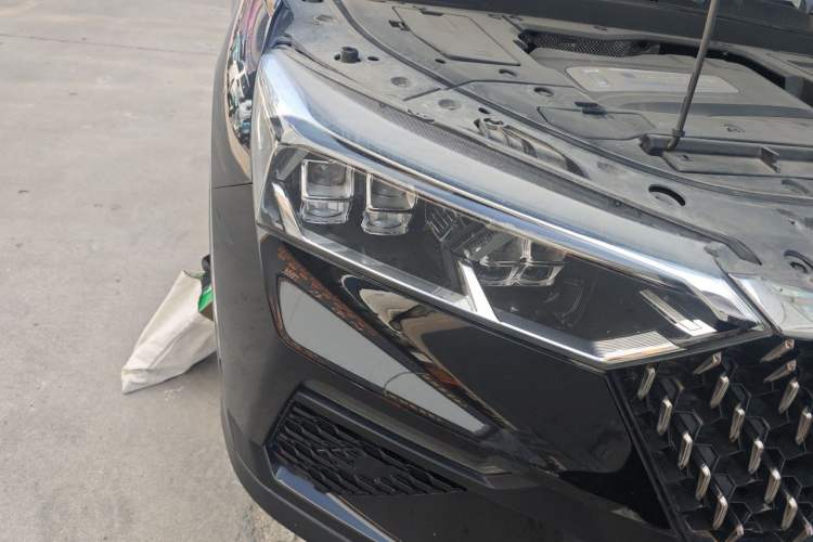 Used Bestune T77 2020 PRO 280 TID Automatic Prestige Model Right Front Headlight