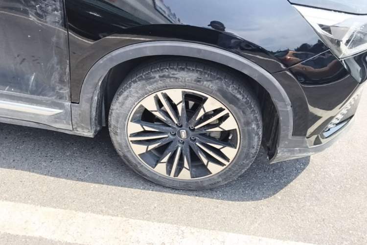 Used Bestune T77 2020 PRO 280 TID Automatic Luxury Model Right Front Wheel Hub