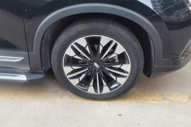 Used Bestune T77 2020 PRO 280 TID Automatic Luxury Model Right Front Wheel Hub