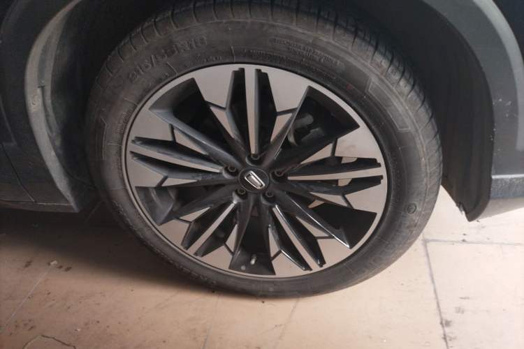 Used Bestune T77 2020 PRO 280 TID Automatic Luxury Model Right Front Wheel Hub