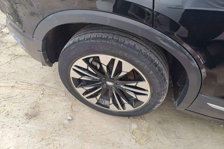 Used Bestune T77 2020 PRO 280 TID Automatic Luxury Model Right Rear Wheel Hub