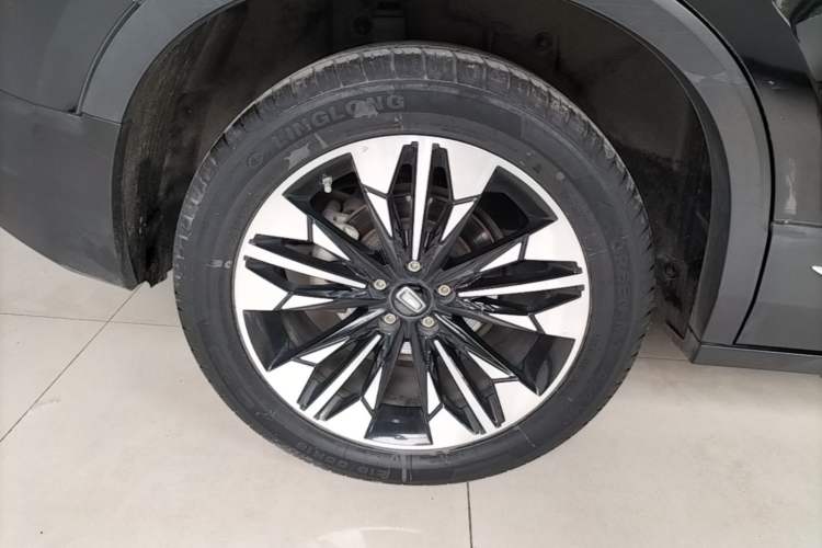 Used Bestune T77 2020 PRO 280 TID Automatic Luxury Model Right Rear Wheel Hub