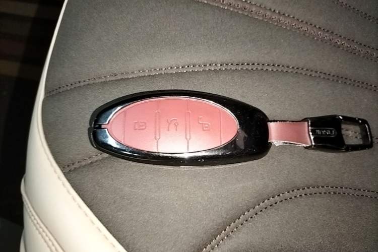 Used Bestune T77 2020 PRO 280 TID Automatic Luxury Model Vehicle Key