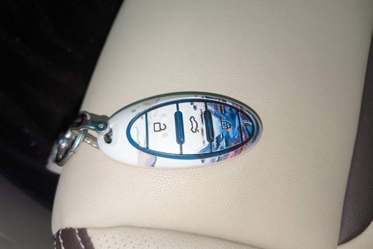 Used Bestune T77 2020 PRO 280 TID Automatic Luxury Model Vehicle Key