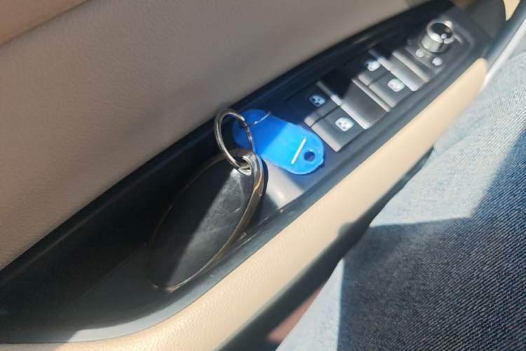 Used Bestune T77 2020 PRO 280 TID Automatic Luxury Model Vehicle Key