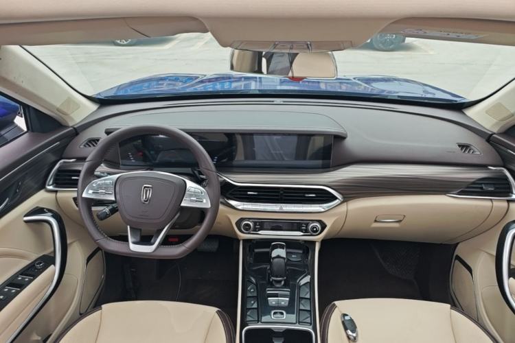 Used Bestune T77 2020 PRO 280 TID Automatic Luxury Model Center Console