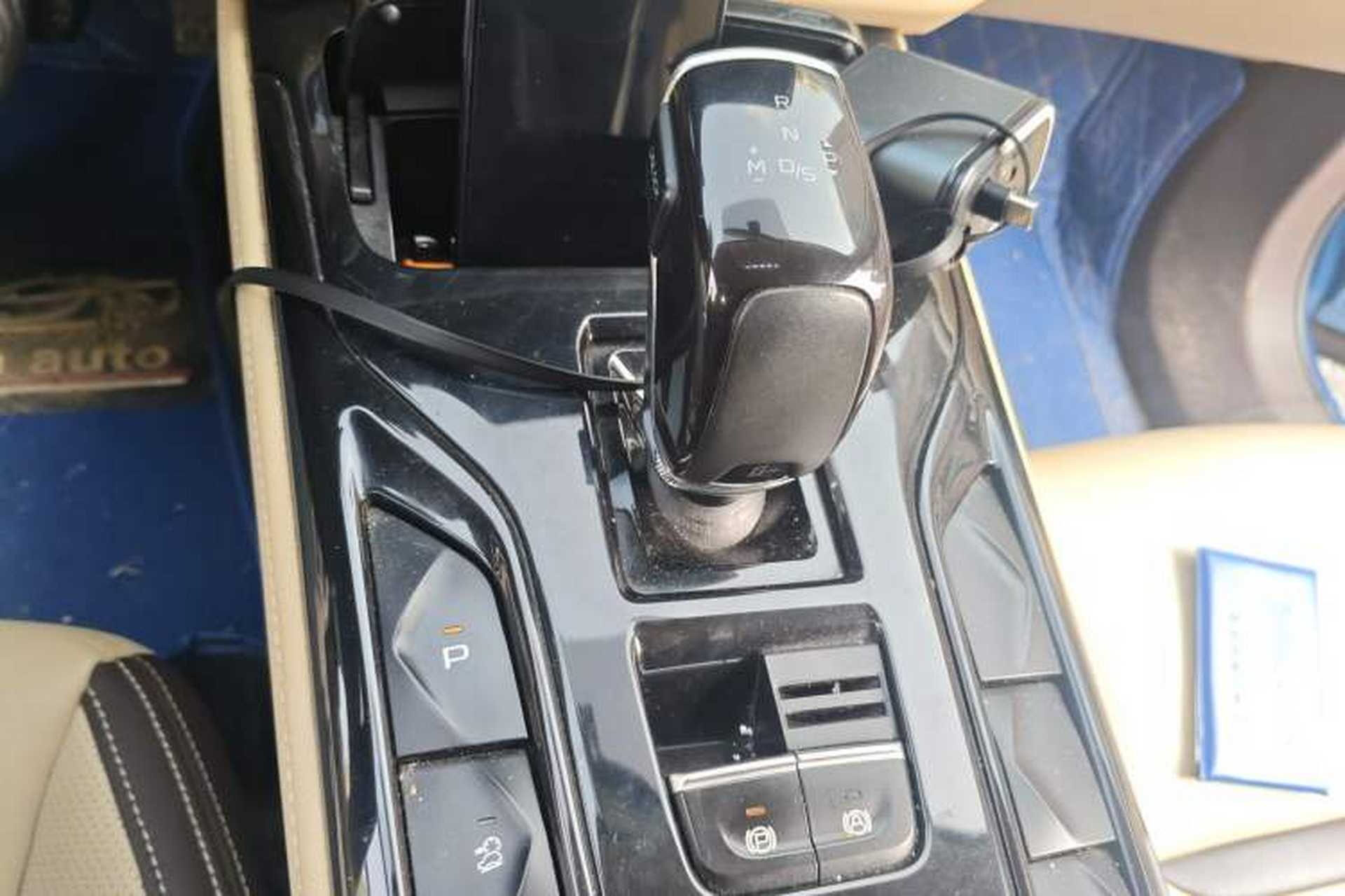Used Bestune T77 2020 PRO 280 TID Automatic Luxury Model Gear Lever