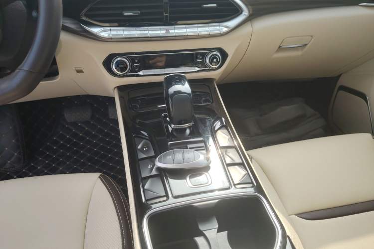 Used Bestune T77 2020 PRO 280 TID Automatic Prestige Model Gear Lever