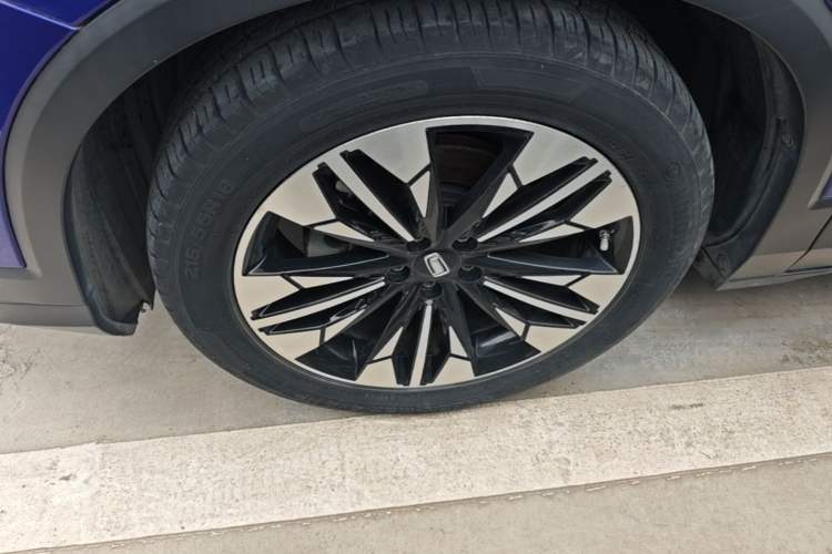 Used Bestune T77 2020 PRO 280 TID Automatic Luxury Model Left Front Wheel Hub
