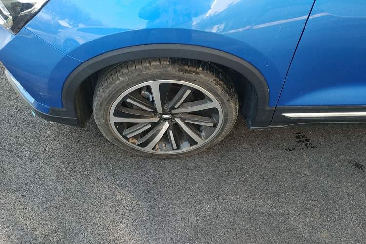 Used Bestune T77 2020 PRO 280 TID Automatic Prestige Model Left Front Wheel Hub