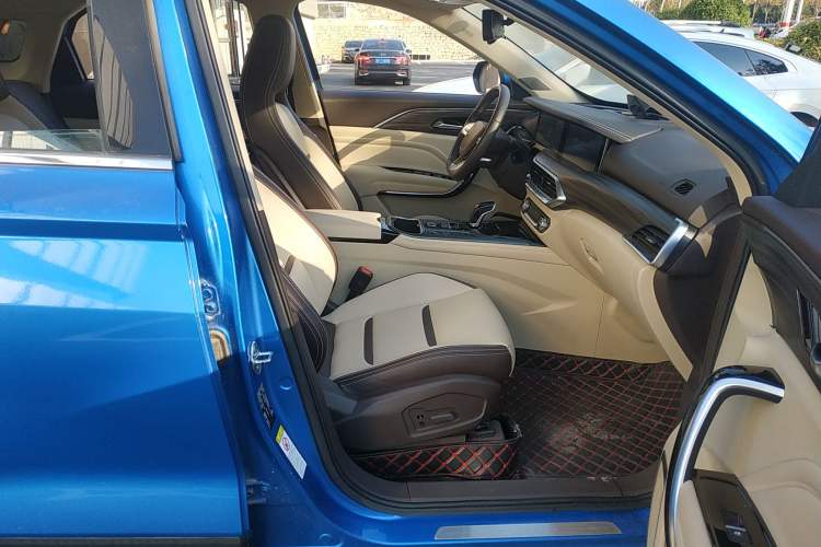 Used Bestune T77 2020 PRO 280 TID Automatic Prestige Model Right Front Seat