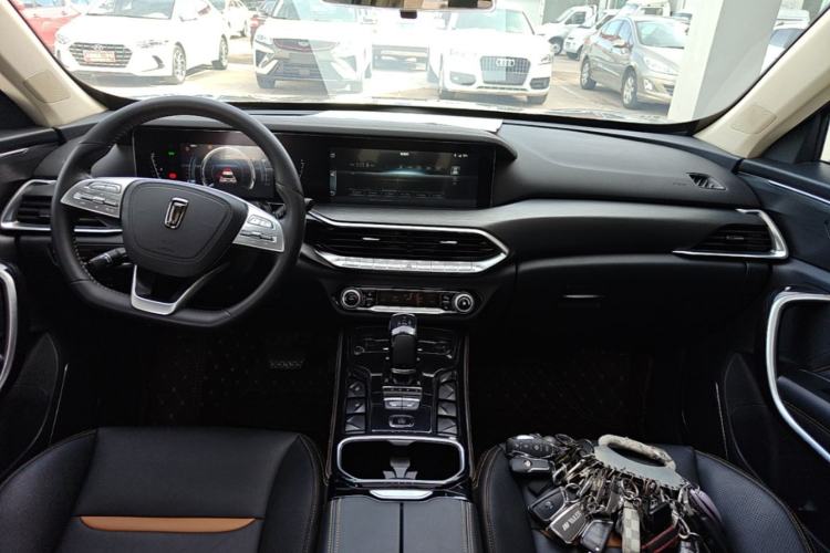 Used Bestune T77 2020 PRO 280 TID Automatic Luxury Model Center Console