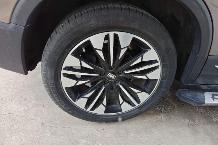 Used Bestune T77 2020 PRO 280 TID Automatic Luxury Model Right Rear Wheel Hub