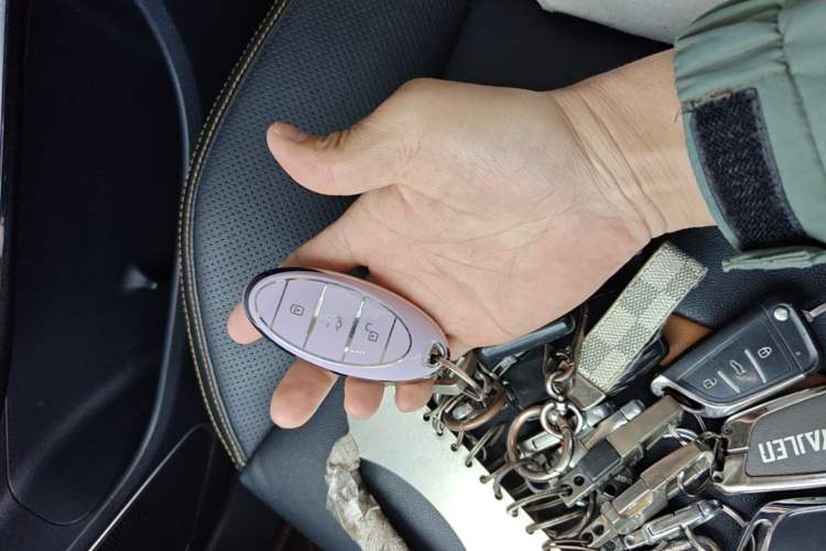 Used Bestune T77 2020 PRO 280 TID Automatic Luxury Model Vehicle Key