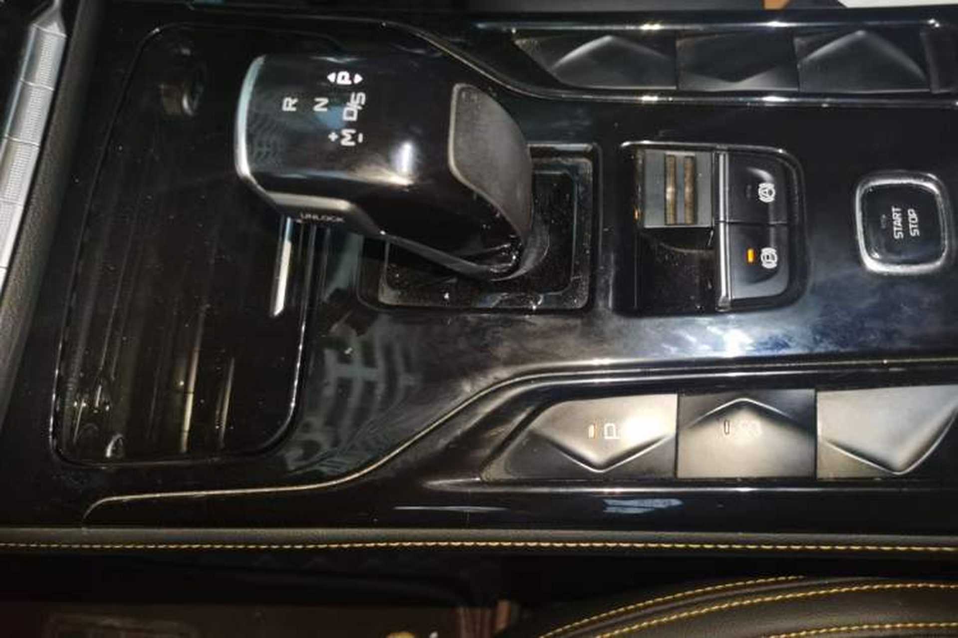 Used Bestune T77 2020 PRO 280 TID Automatic Luxury Model Gear Lever