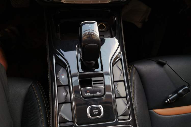 Used Bestune T77 2020 PRO 280 TID Automatic Luxury Model Gear Lever