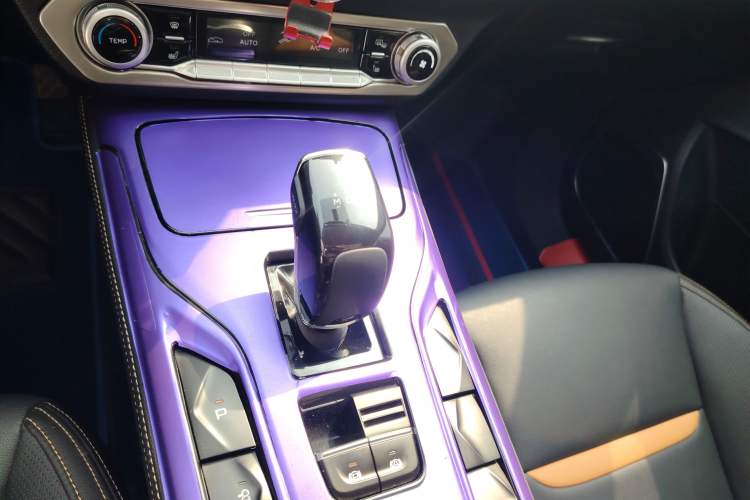 Used Bestune T77 2020 PRO 280 TID Automatic Luxury Model Gear Lever