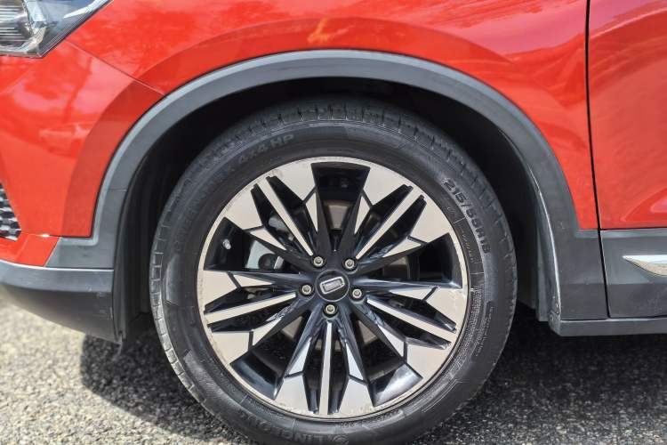 Used Bestune T77 2020 PRO 280 TID Automatic Luxury Model Left Front Wheel Hub