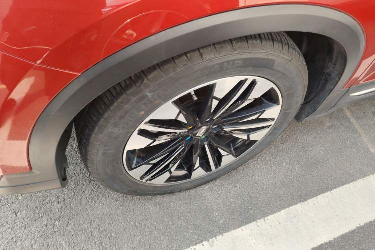 Used Bestune T77 2020 PRO 280 TID Automatic Luxury Model Left Front Wheel Hub