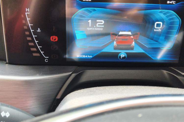 Used Bestune T77 2020 PRO 280 TID Automatic Luxury Model Odometer Close Up
