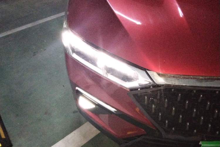 Used Bestune T77 2020 PRO 280 TID Automatic Luxury Model Right Front Headlight