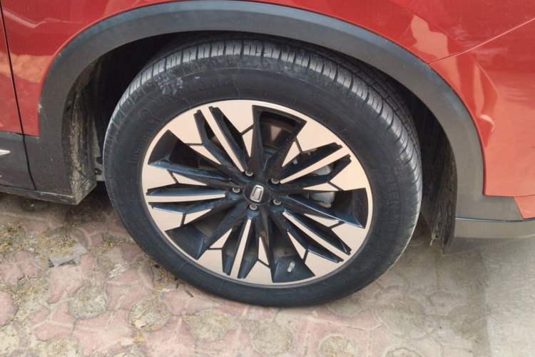 Used Bestune T77 2020 PRO 280 TID Automatic Luxury Model Right Front Wheel Hub