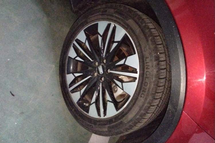 Used Bestune T77 2020 PRO 280 TID Automatic Luxury Model Right Front Wheel Hub
