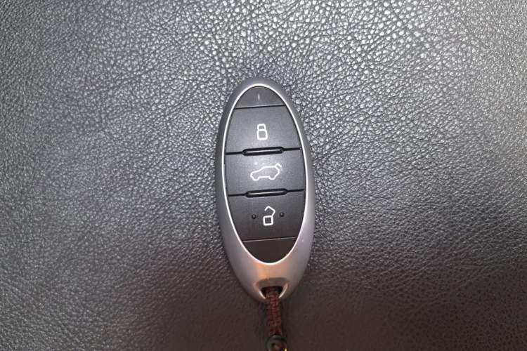 Used Bestune T77 2020 PRO 280 TID Automatic Luxury Model Vehicle Key