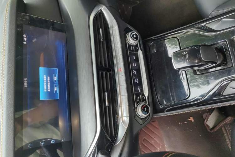 Used Bestune T77 2020 PRO 280 TID Automatic Luxury Model Audio And AC Panel