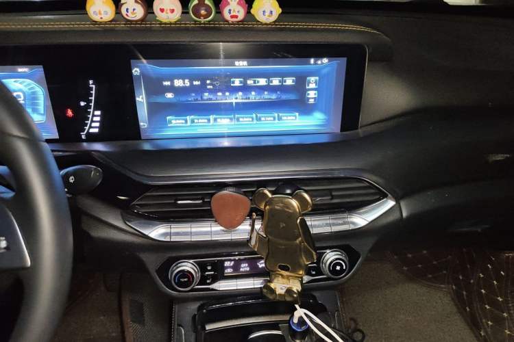 Used Bestune T77 2020 PRO 280 TID Automatic Luxury Model Audio And AC Panel