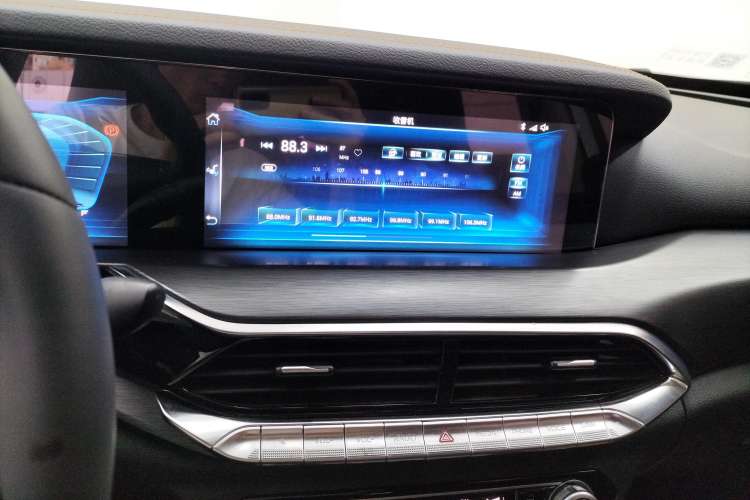 Used Bestune T77 2020 PRO 280 TID Manual Luxury Model Audio And AC Panel