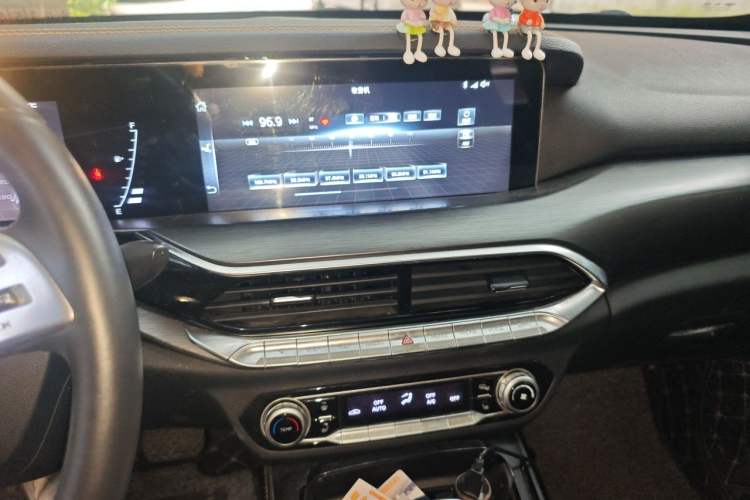 Used Bestune T77 2020 PRO 280 TID Automatic Luxury Model Audio And AC Panel