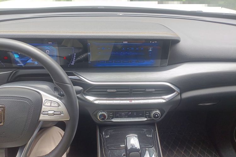 Used Bestune T77 2020 PRO 280 TID Automatic Luxury Model Audio And AC Panel