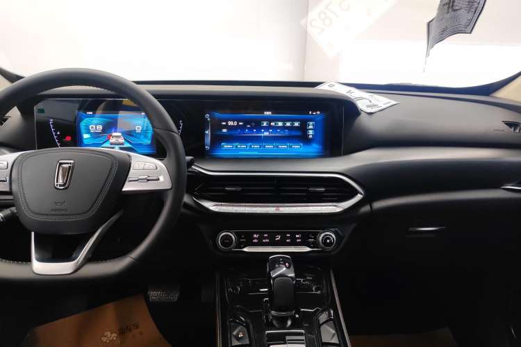 Used Bestune T77 2020 PRO 280 TID Automatic Luxury Model Audio And AC Panel