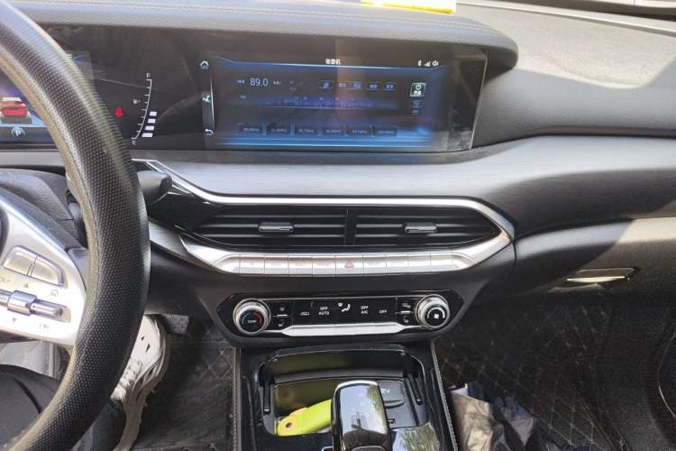 Used Bestune T77 2020 PRO 280 TID Automatic Luxury Model Audio And AC Panel