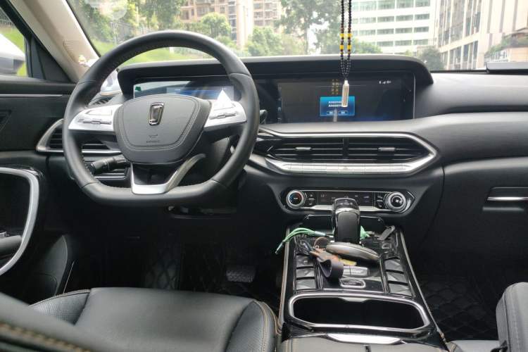 Used Bestune T77 2020 PRO 280 TID Automatic Luxury Model Audio And AC Panel