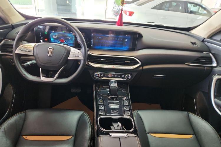 Used Bestune T77 2020 PRO 280 TID Automatic Luxury Model Center Console