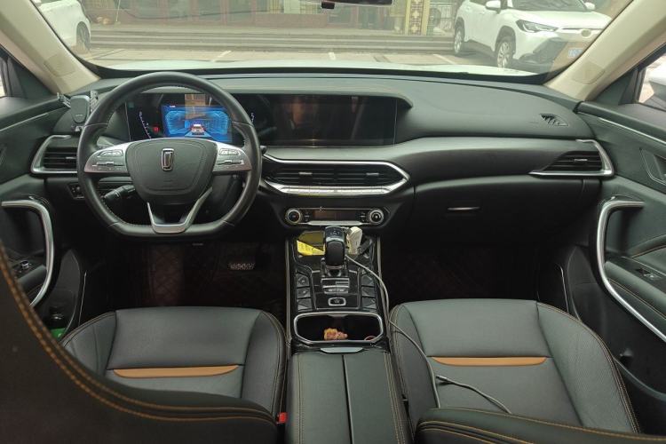 Used Bestune T77 2020 PRO 280 TID Automatic Luxury Model Center Console