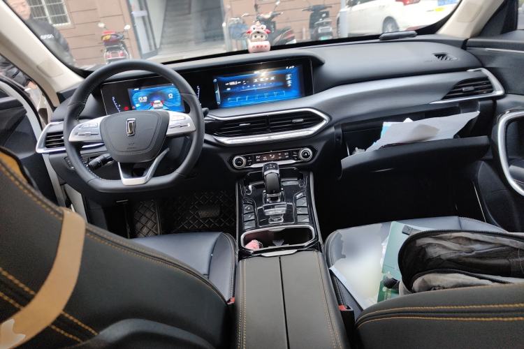 Used Bestune T77 2020 PRO 280 TID Automatic Luxury Model Center Console