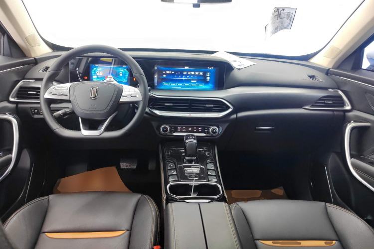 Used Bestune T77 2020 PRO 280 TID Automatic Luxury Model Center Console
