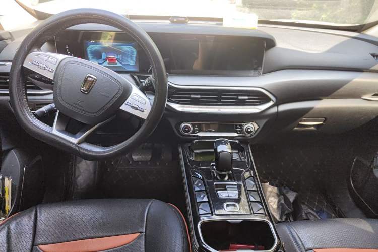 Used Bestune T77 2020 PRO 280 TID Automatic Luxury Model Center Console