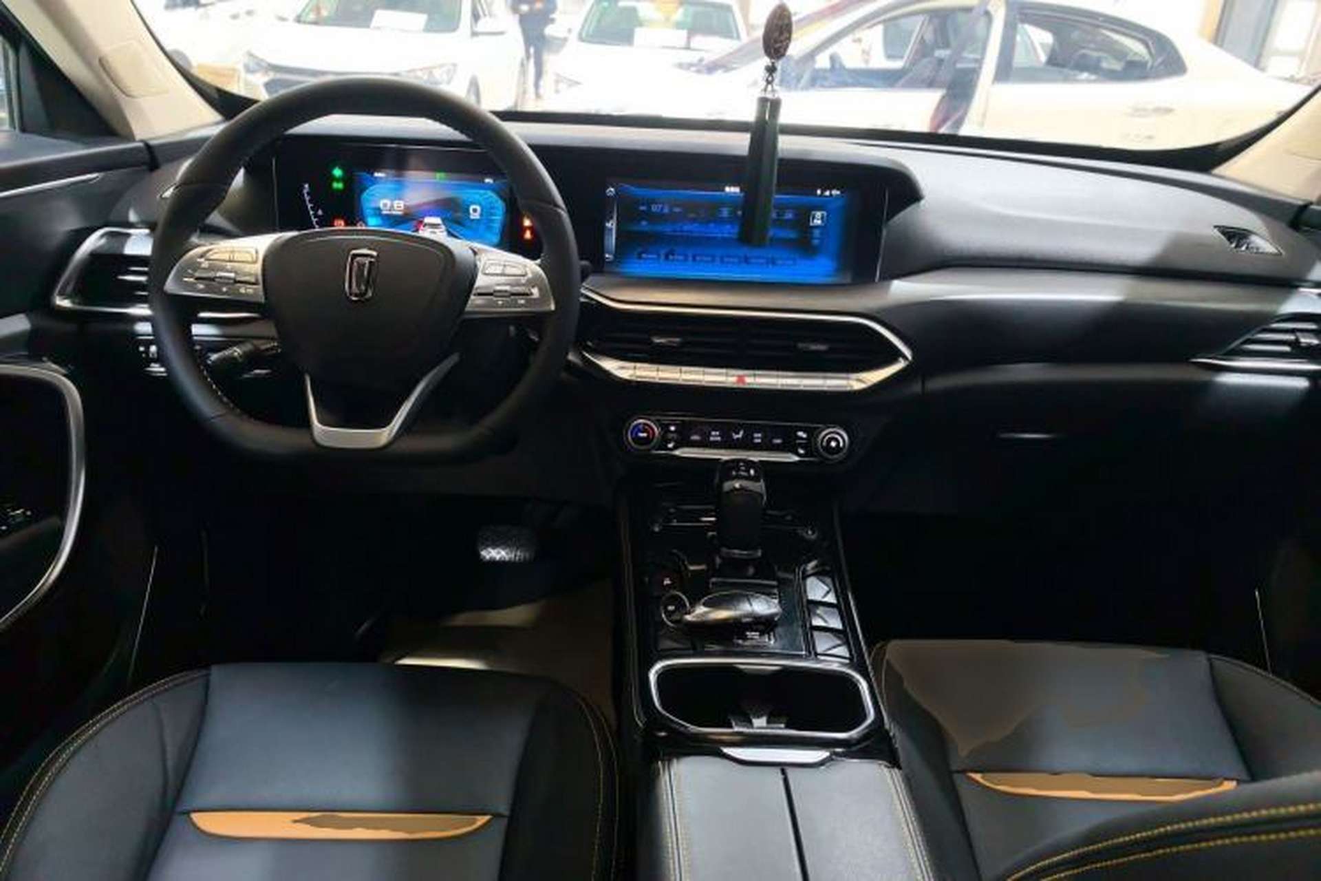 Used Bestune T77 2020 PRO 280 TID Automatic Luxury Model Center Console