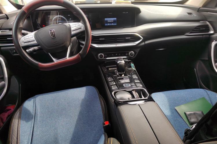 Used Bestune T77 2020 PRO 280 TID Automatic Luxury Model Center Console