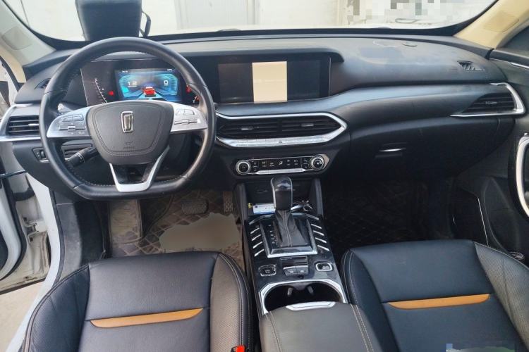 Used Bestune T77 2020 PRO 280 TID Automatic Luxury Model Center Console