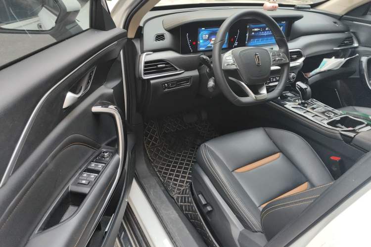 Used Bestune T77 2020 PRO 280 TID Automatic Luxury Model Driver Seat