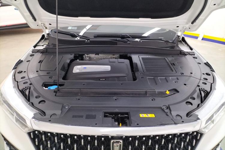 Used Bestune T77 2020 PRO 280 TID Manual Luxury Model Engine Bay