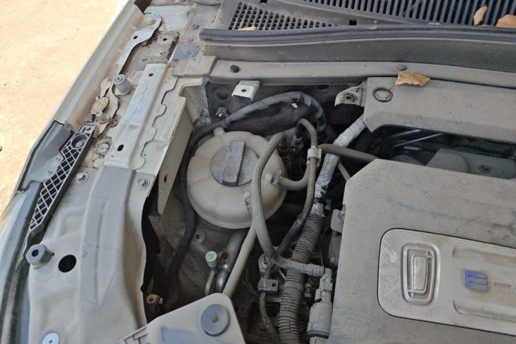 Used Bestune T77 2020 PRO 280 TID Automatic Luxury Model Engine Bay Right