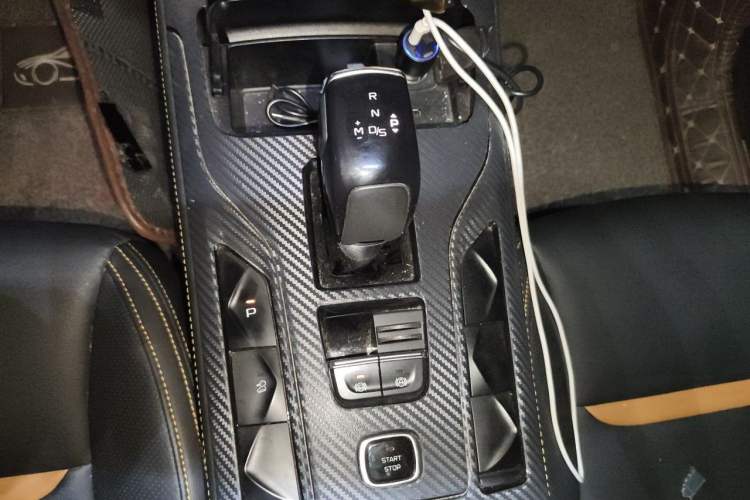 Used Bestune T77 2020 PRO 280 TID Automatic Luxury Model Gear Lever