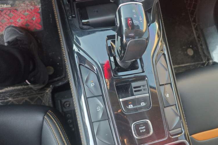 Used Bestune T77 2020 PRO 280 TID Automatic Prestige Model Gear Lever