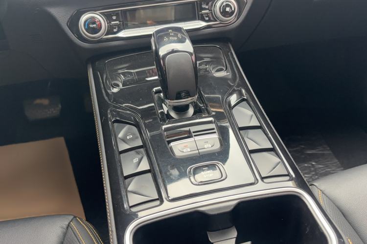 Used Bestune T77 2020 PRO 280 TID Automatic Luxury Model Gear Lever